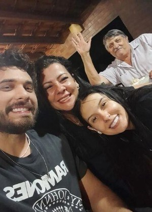 Gustavo Mioto viaja para conhecer família de Ana Castela